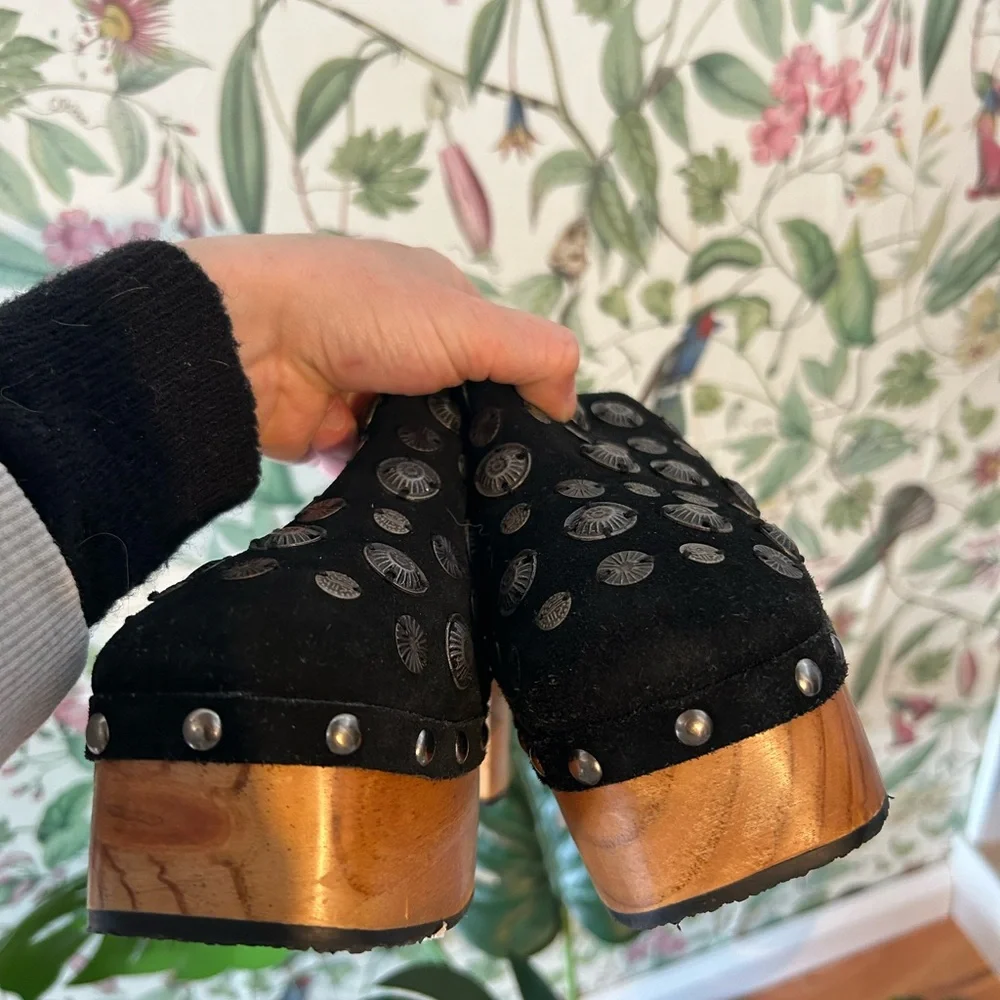 NWT FRee🔥People Black/Tan Studded Clogs SIZE 7.5 - Picture 4 of 6